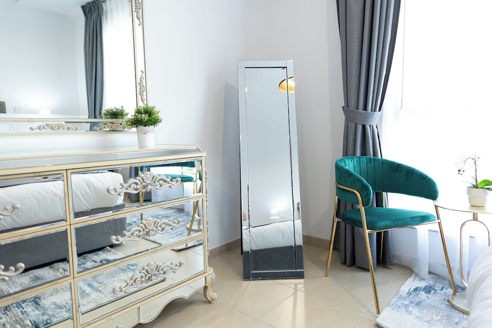 Deluxe Apartment, 2 Bedrooms, Balcony, Marina View photo 2