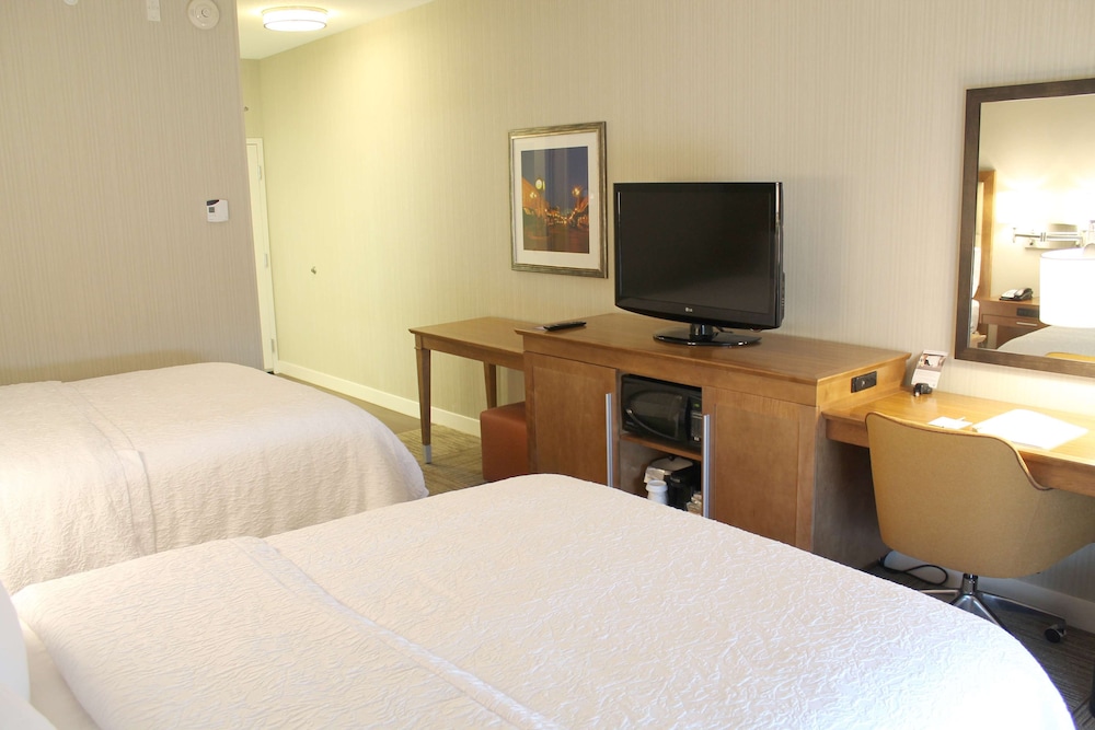 Room, 2 Queen Beds, Accessible, Non Smoking