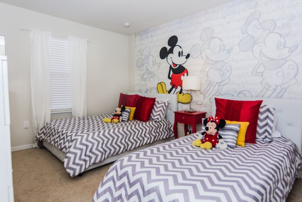 Studio (4 Bedrooms)