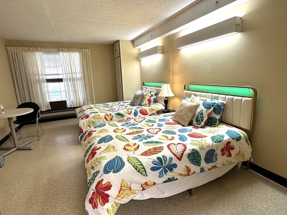 Suite, 2 Bedrooms, 4 Double Beds