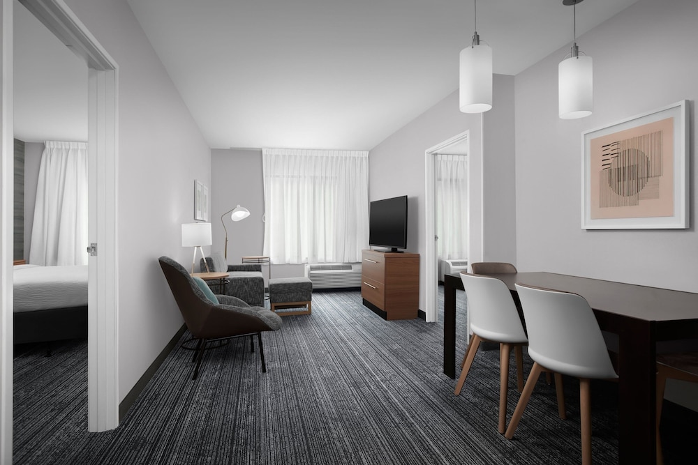 Suite, 2 Bedrooms (Mobility/Hearing Accessible, Tub) photo 1