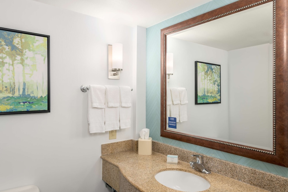 One-Bedroom King Suite Non Smoking - Photo 6