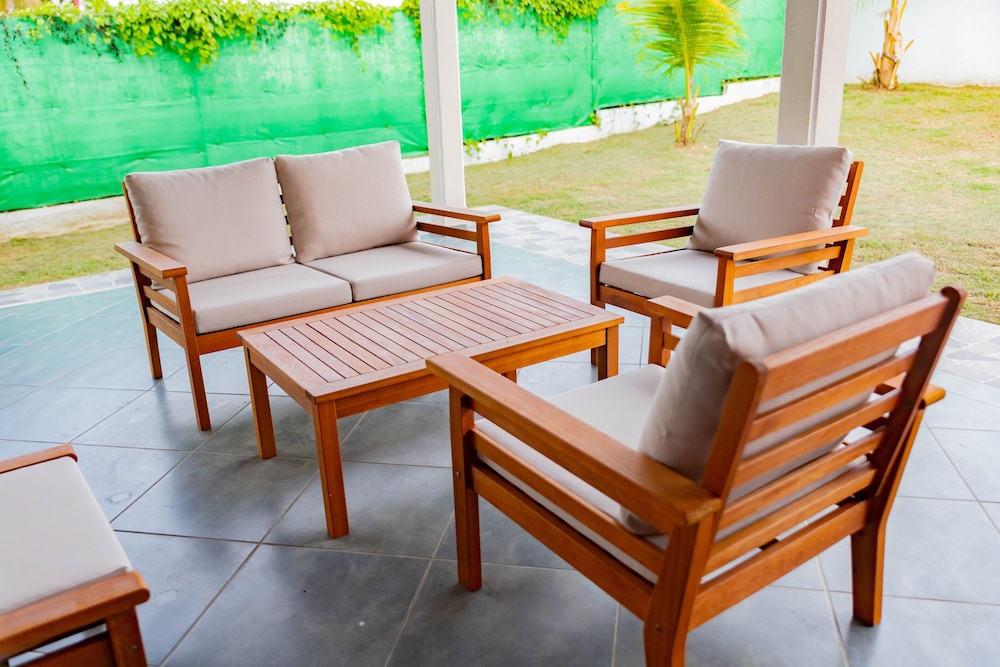 Comfort Villa, 2 Bedrooms, Terrace, Poolside photo 3