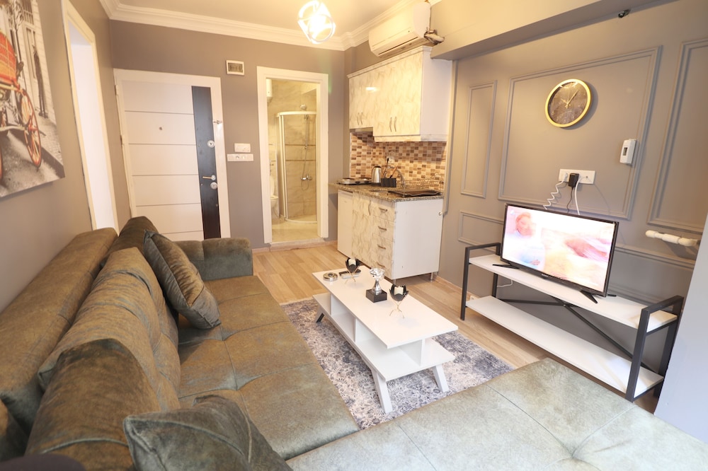 Standard Condo photo 2