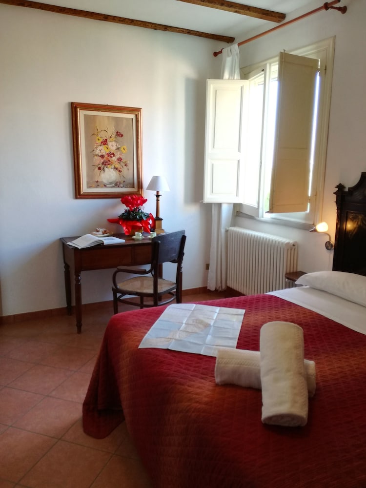 Triple Room, Courtyard View (Rossa) photo 2