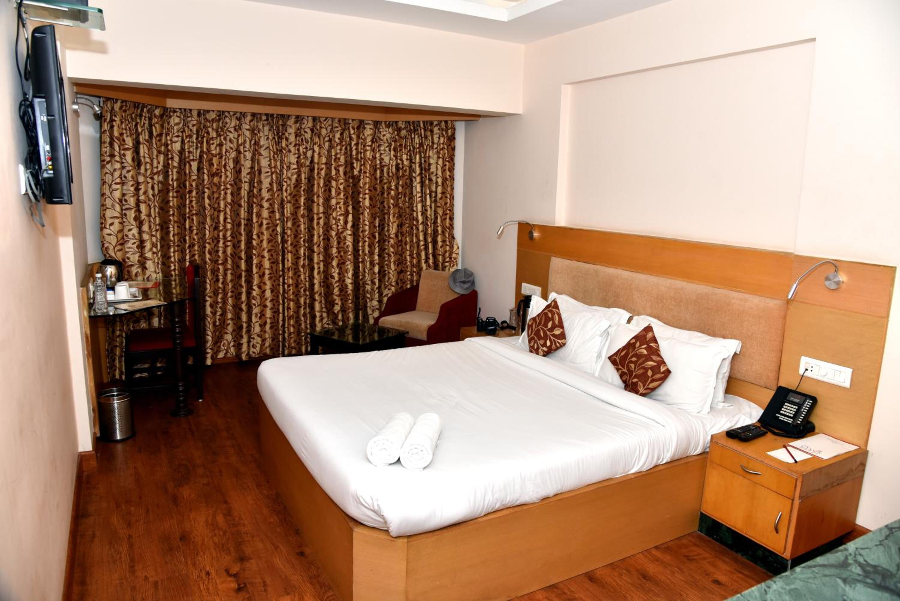 Executive Room - Photo 7