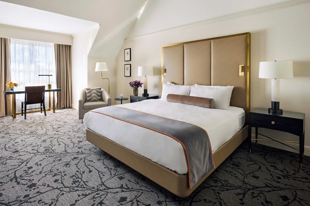 Premium Room, 1 King Bed photo 1