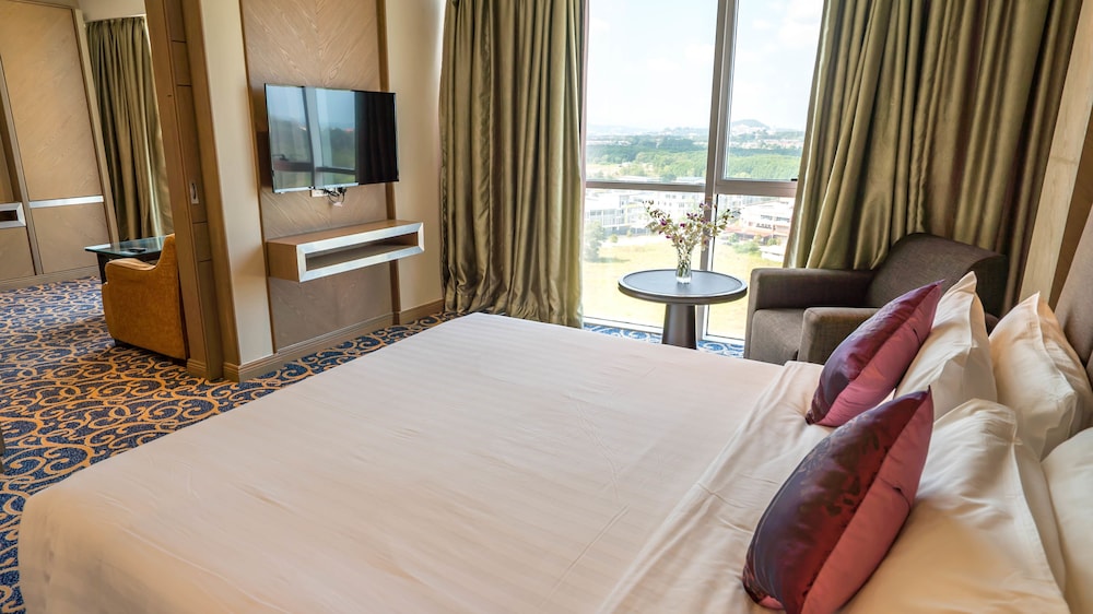 Suite - Photo 7