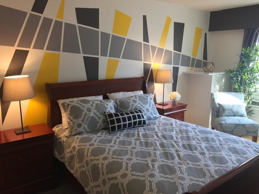 Standard Room, 1 Queen Bed photo 1