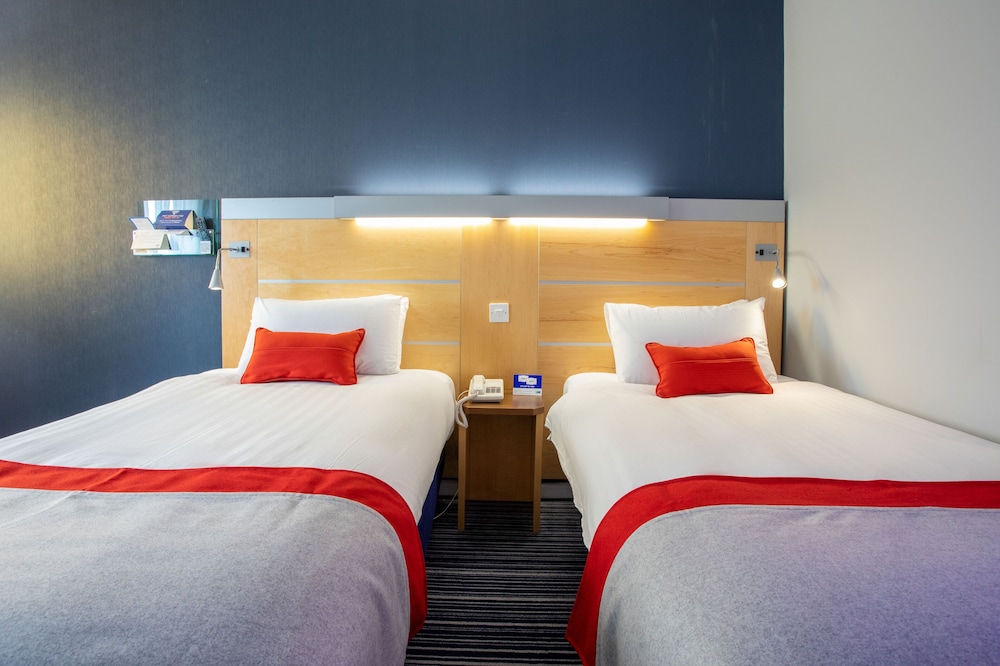 Standard Room, 2 Twin Beds (with Free Hot Breakfast) - Photo 5