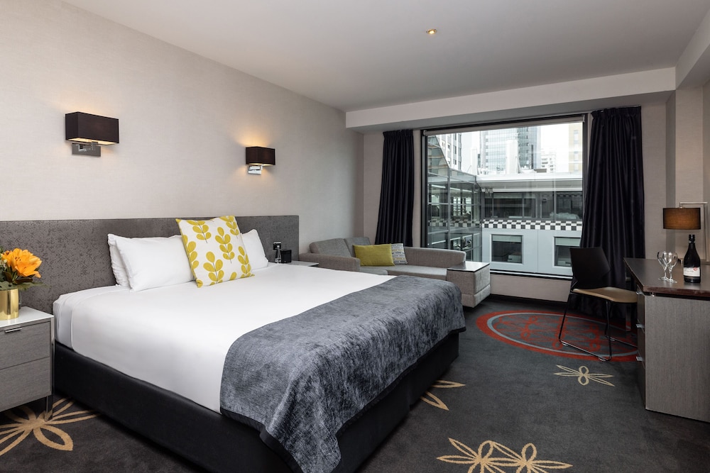 Accessible King Room - Photo 4