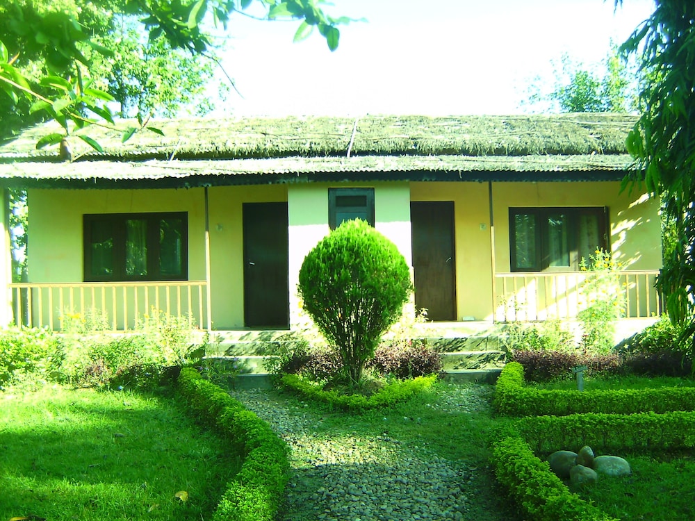 Deluxe Triple Room, Private Bathroom, Garden View