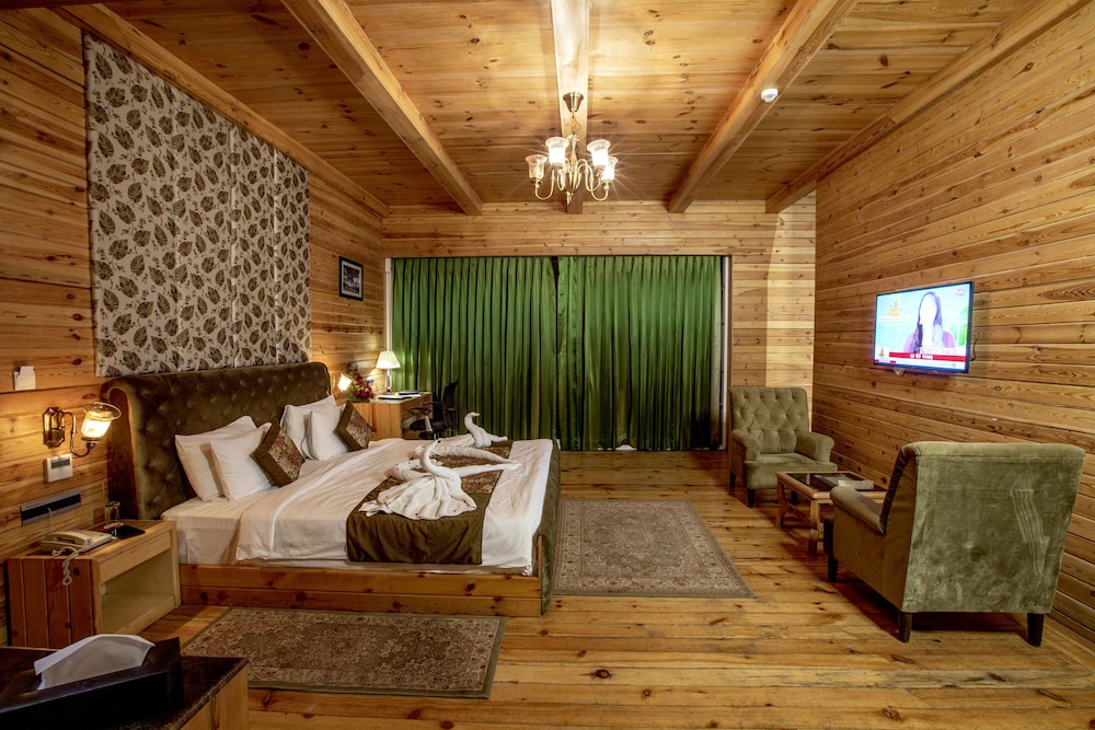 Family Cottage, 2 Bedrooms, Private Pool photo 3