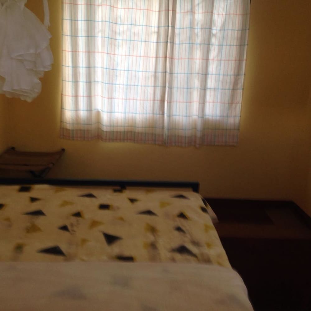 Room (Ovacado)