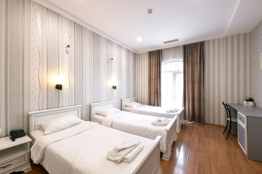 Basic Triple Room photo 1