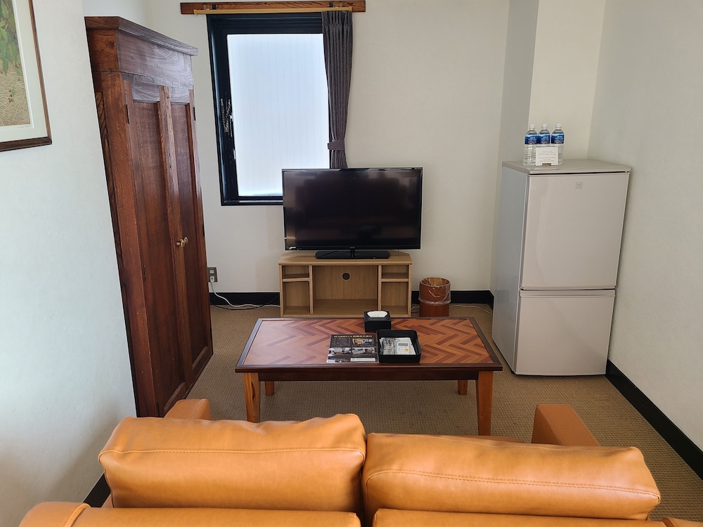 Economy Triple Room, Non Smoking, Annex Building - Photo 4