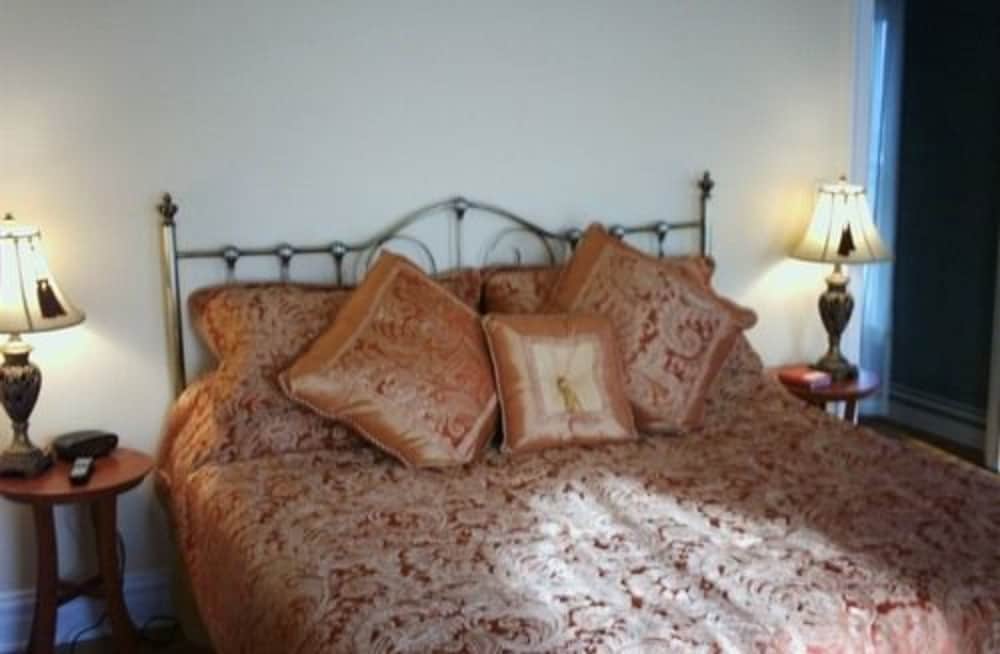 Room (Elk creek room)