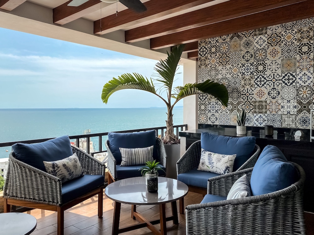 3 Bed 3 Bath Supreme Penthouse