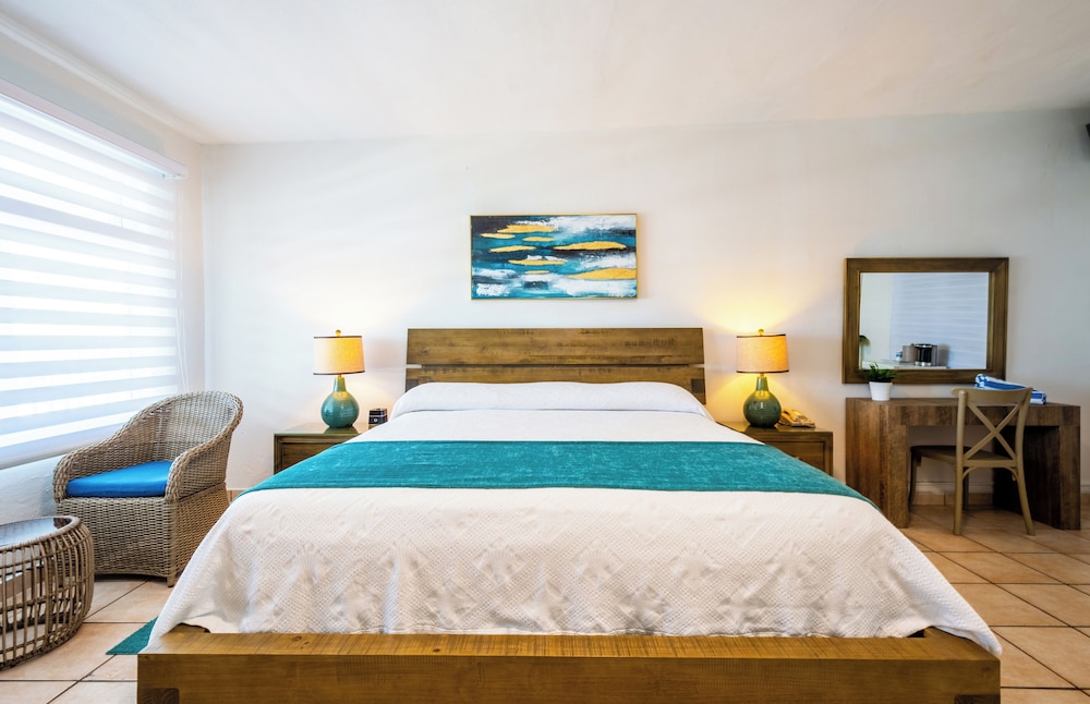 Standard Room, 1 King Bed