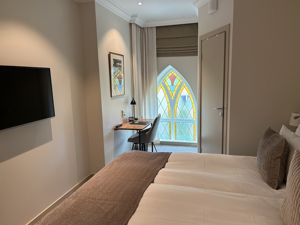 Standard Room photo 2