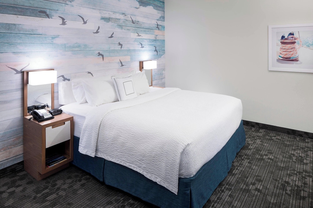 Suite, 1 Bedroom - Photo 2