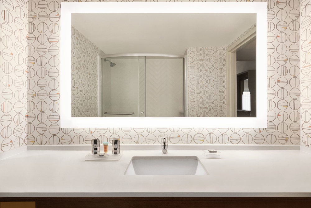 Suite, 1 King Bed