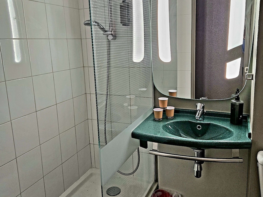 Standard Room, 2 Twin Beds photo 2