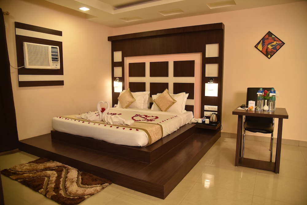 Premium Room, 1 King Bed photo 2