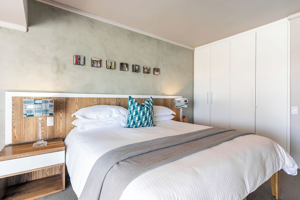 Sea View Suite - Photo 3