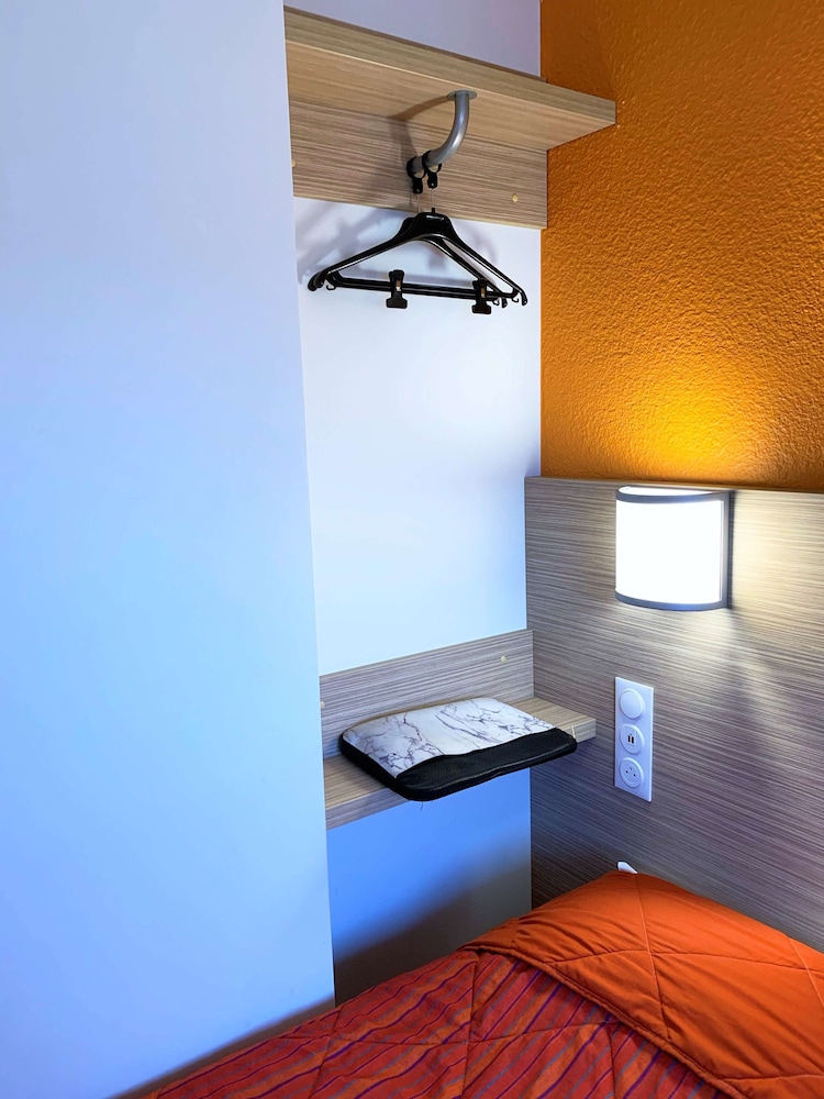 Standard Room, Multiple Beds - Photo 22