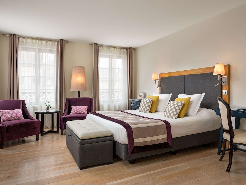 Deluxe Room, 1 Queen Bed photo 1