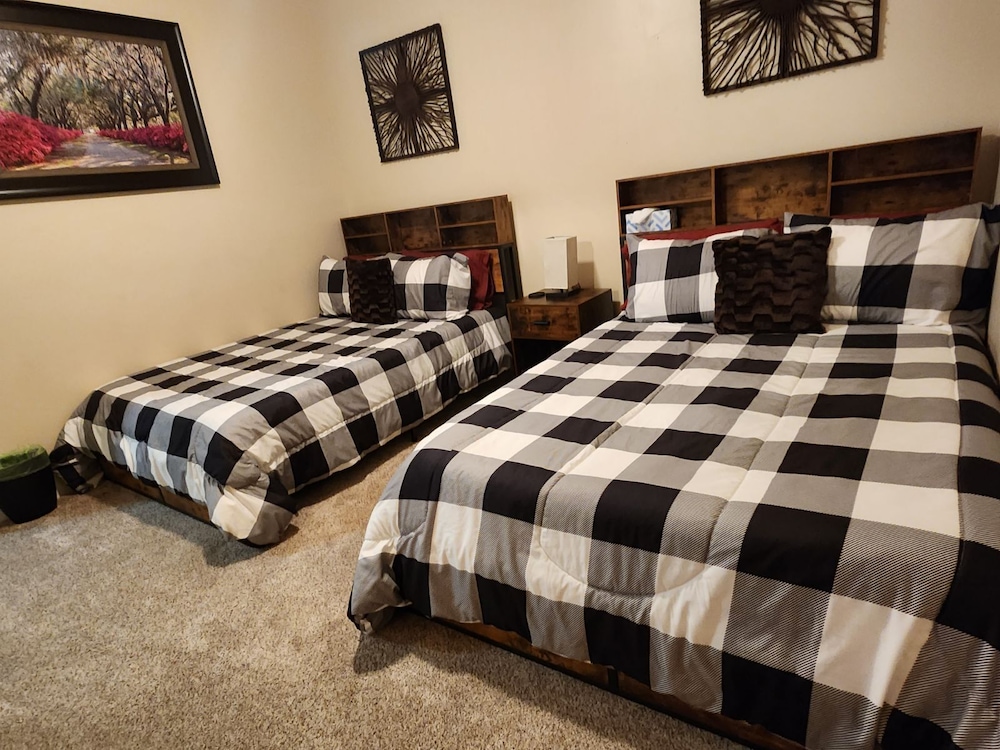 Deluxe Quadruple Room, Multiple Beds, No Windows, Ground Floor