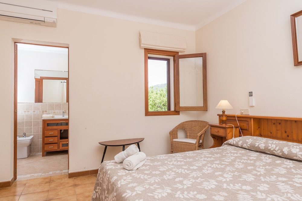 Villa photo 2