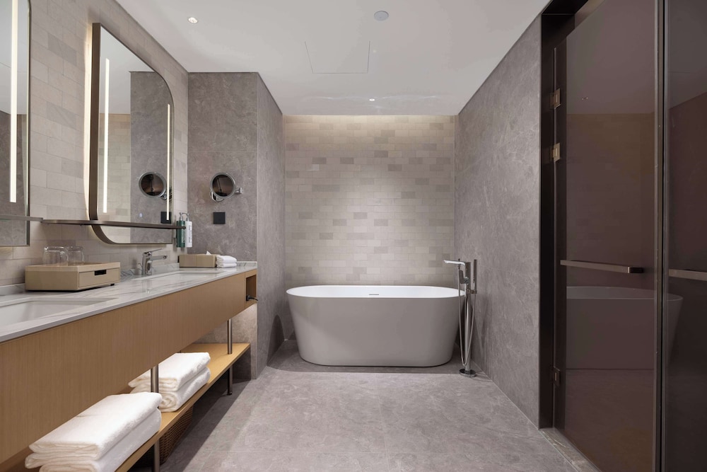 Deluxe Suite, 1 King Bed