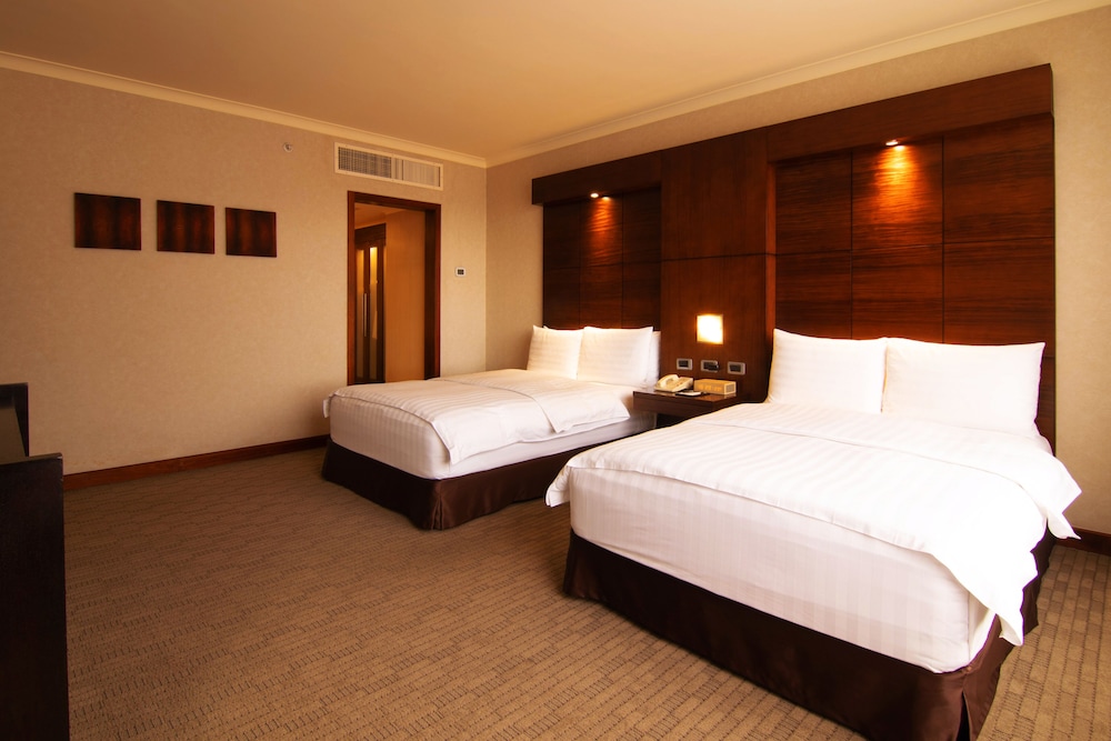 Executive Suite, 1 Bedroom, 2 Double Beds, Executive Lounge Access
