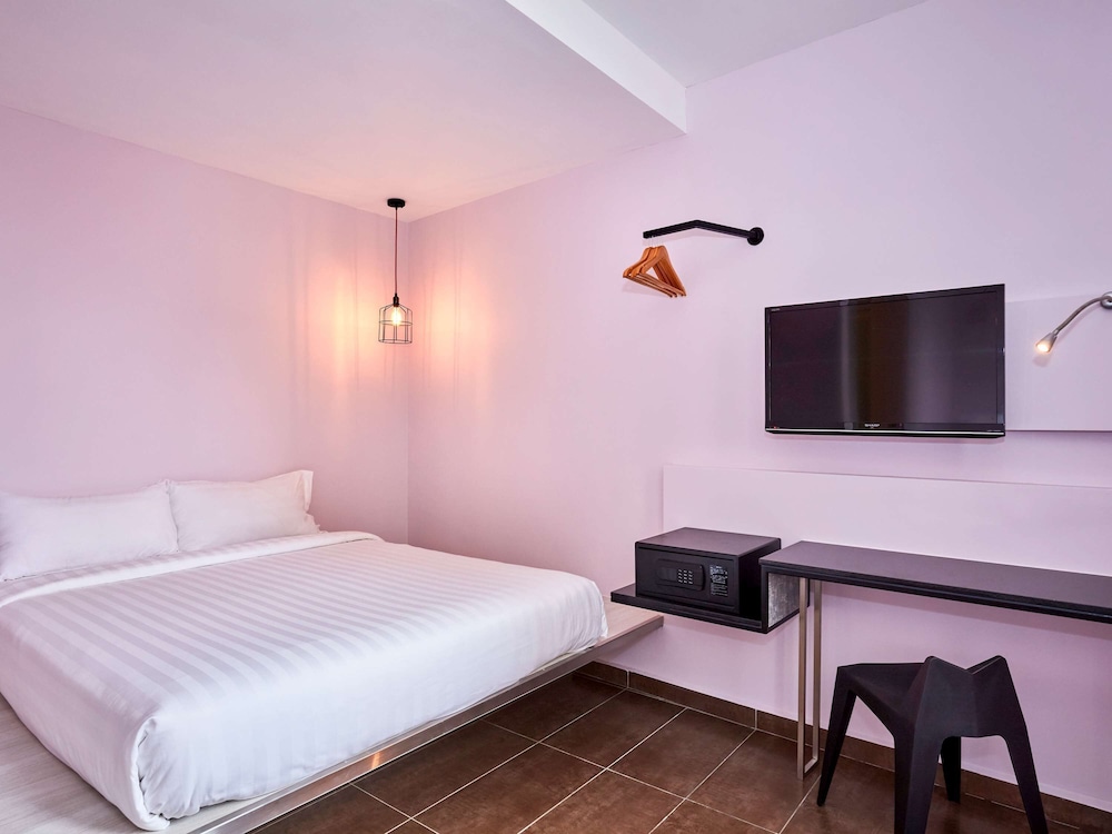 Deluxe Double Room, Multiple Beds photo 2