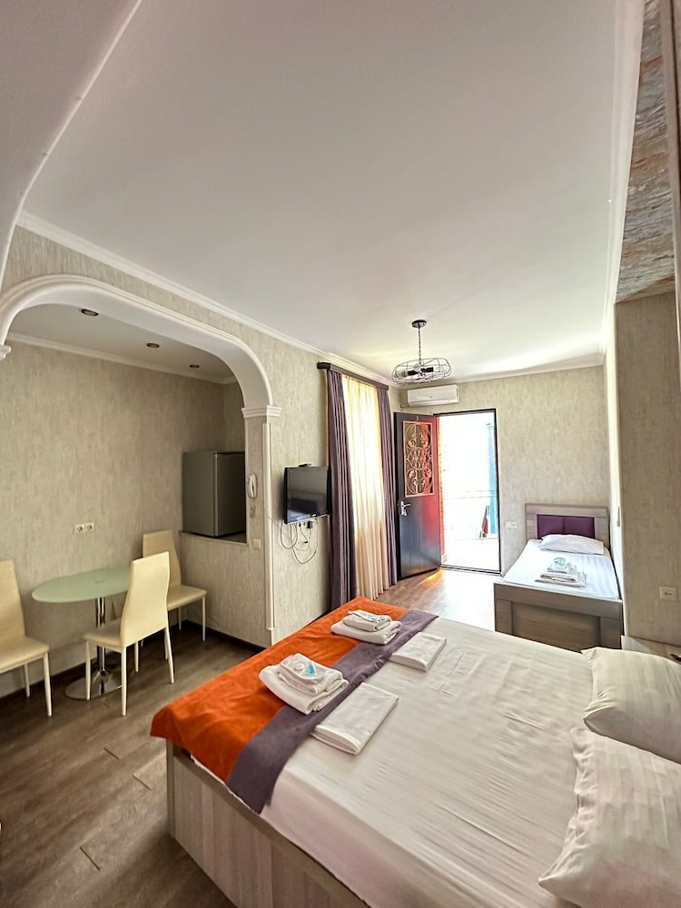 Classic Triple Room photo 3