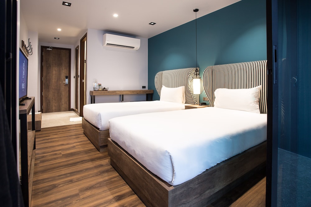 Superior Twin Room With Balcony
