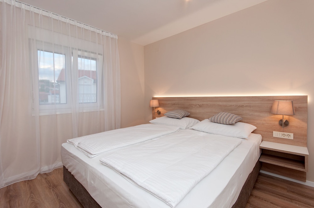 Apartment (Split Level) photo 2