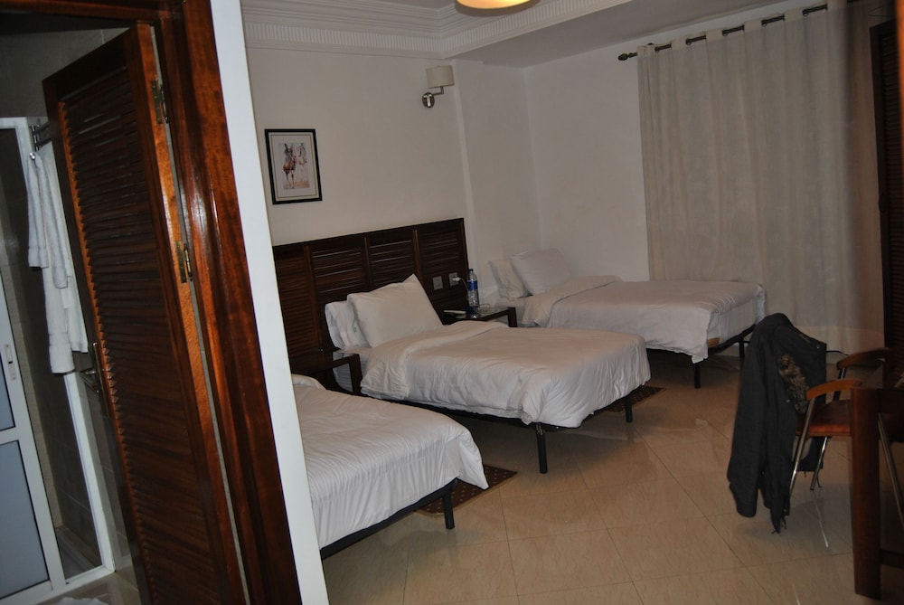 Basic Triple Room, Non Smoking photo 1