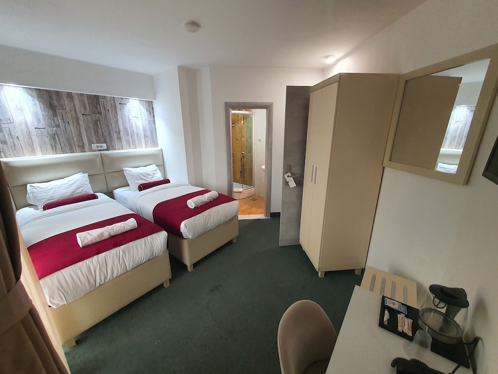 Superior Double or Twin Room, Balcony, Park View