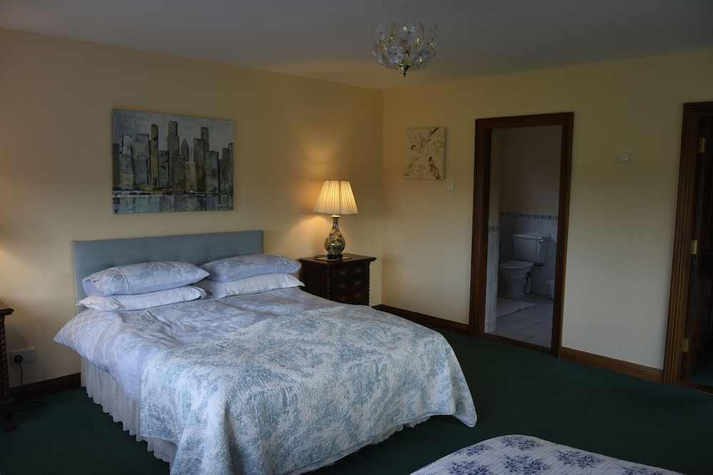 Deluxe Triple Room, Ensuite (with Castle View) photo 1