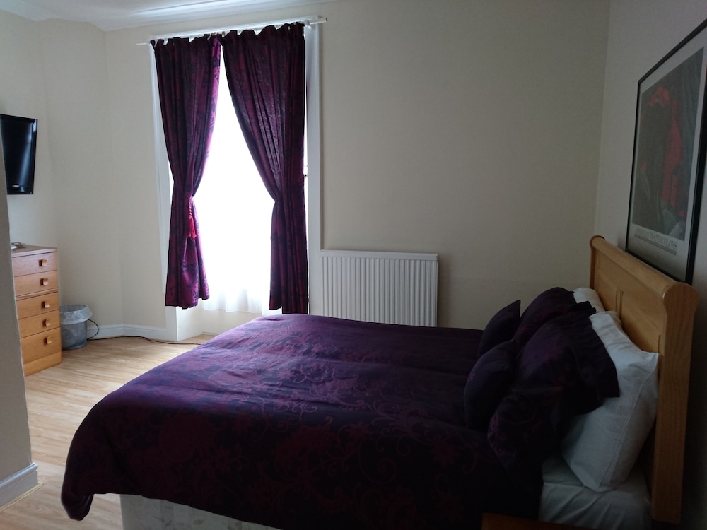 Double Room, Ensuite (Walk-in Shower)