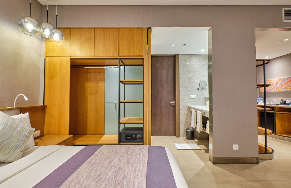 Family Room - Photo 3