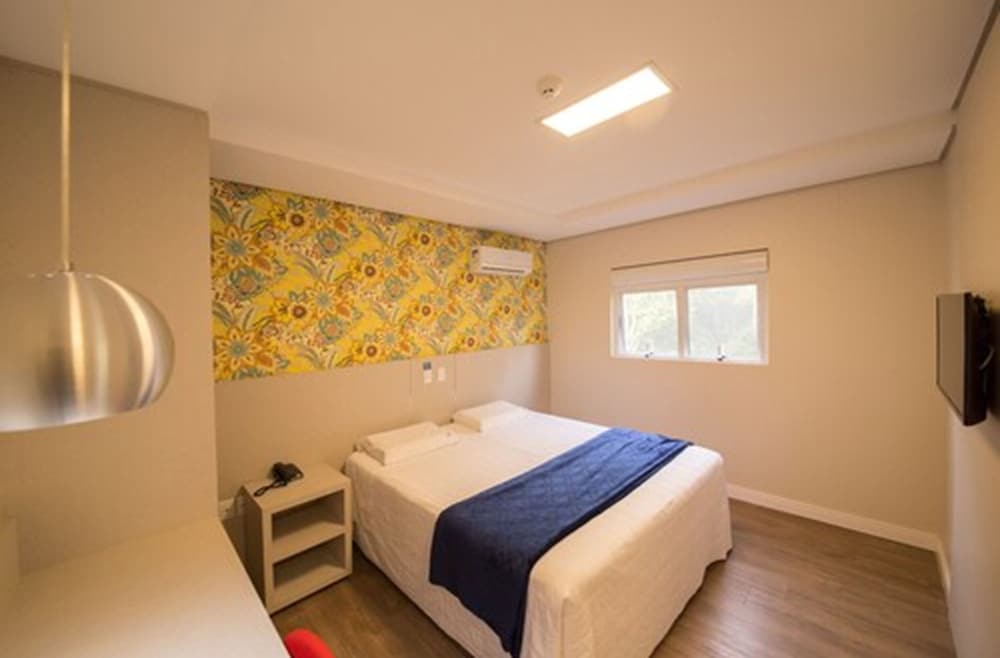 Deluxe Double Room, 1 King Bed photo 3