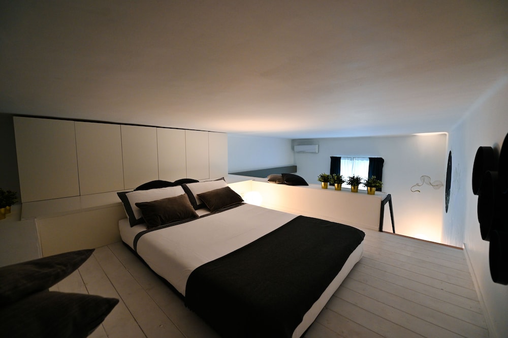 Deluxe Suite photo 2