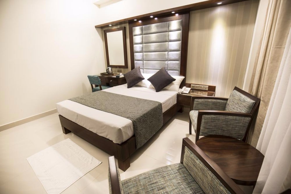 Family Room photo 1