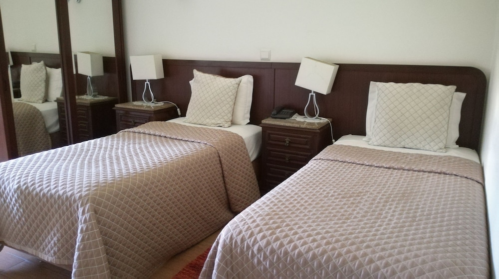 Twin Room - Photo 1