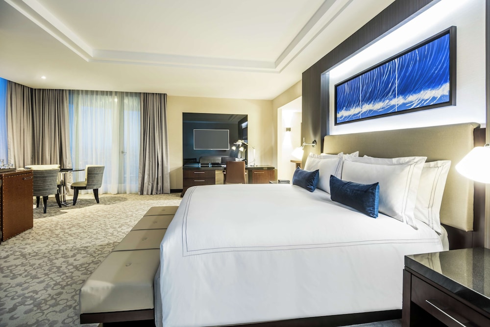 Suite, 1 King Bed, Terrace photo 1
