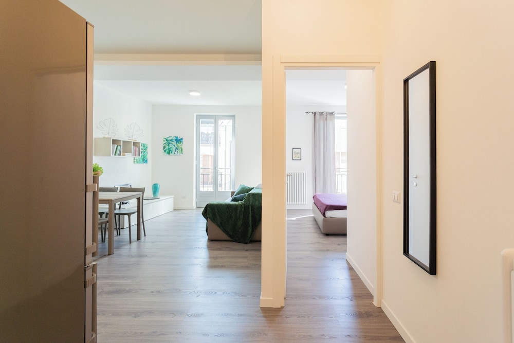 Apartment (Central & Green Apartment)
